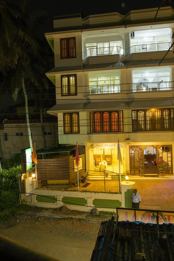 Surya Beach Resort Kovalam Extérieur photo
